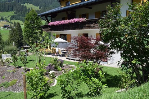 Gästehaus Tannegg Bed and Breakfast in Oberstdorf