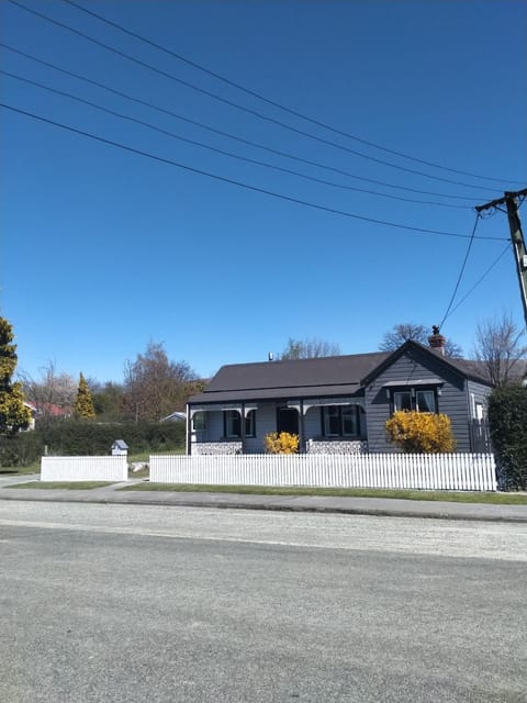 The Old Forge - an "Heritage' house House in Otago