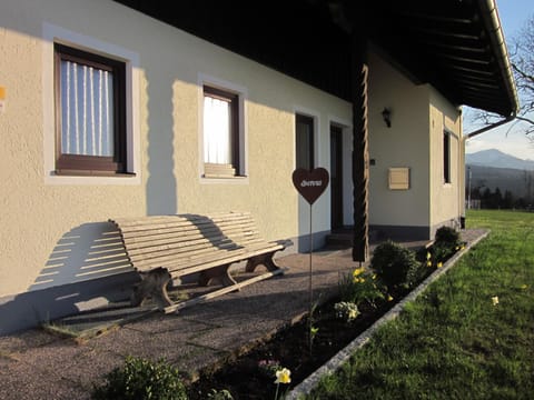 Ferienhaus am Riedl House in Berchtesgadener Land