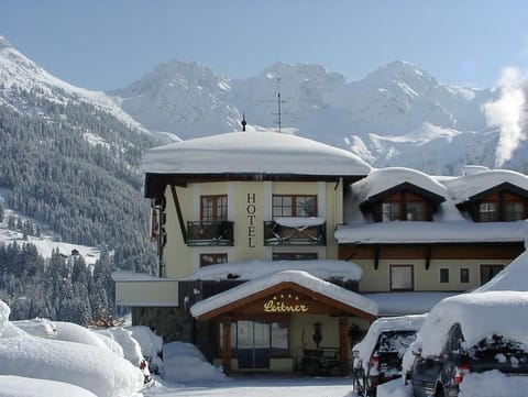 Facade/entrance, Winter