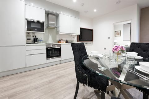 Luxustay Clyde House Condo in Milton Keynes