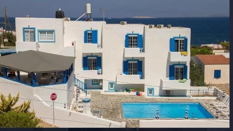 Blue Dolphin Studios and Apartment Appartement-Hotel in Islands