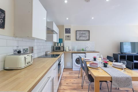 Stylish and Homely 4 Bedroom Home in East London Apartment in London Borough of Hackney