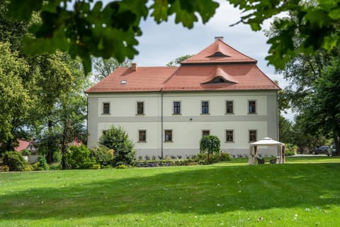 Pałac Mojęcice Hotel in Lower Silesian Voivodeship
