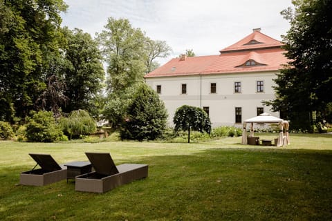 Property building, Natural landscape, Garden