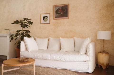 Le Galinier, Lourmarin, an authentic Beaumier Guesthouse Bed and Breakfast in Lourmarin