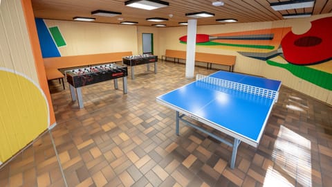 Table tennis