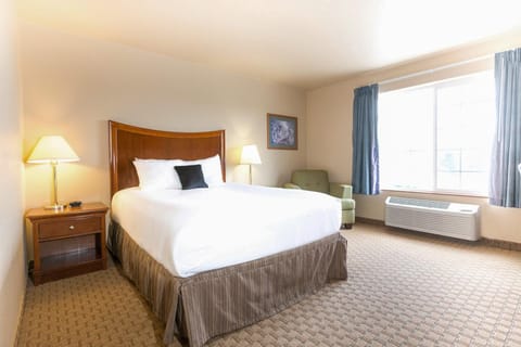 Red Lion Inn & Suites McMinnville Hotel in McMinnville