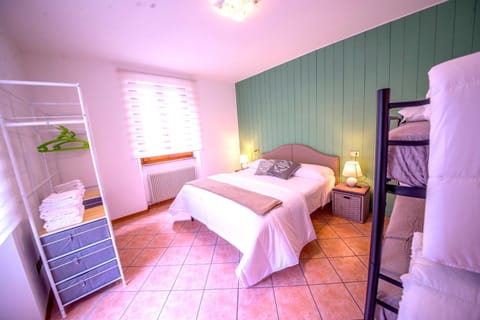 Photo of the whole room, Bedroom, bunk bed