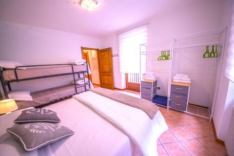 Photo of the whole room, Bedroom, bunk bed