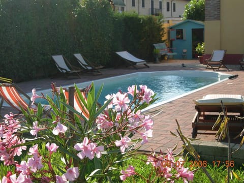 On site, Garden view, Pool view, Sunset