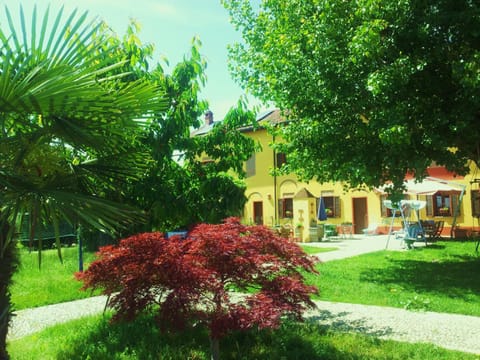 Facade/entrance, Garden view