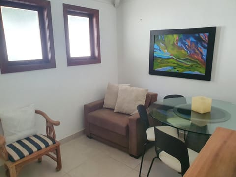 Casa Condomínio com 04 quartos, 200 metros da Praia de Manguinhos Haus in Armacao dos Buzios