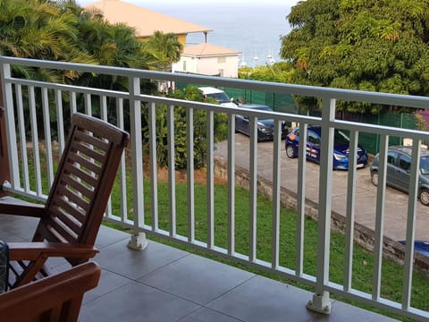 Property building, Day, Balcony/Terrace, Dining area, Sea view, Parking