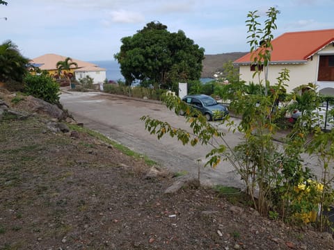 Day, Neighbourhood, Natural landscape, City view, Street view