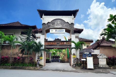 Facade/entrance