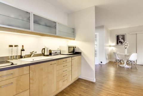 Coffee/tea facilities, Kitchen or kitchenette