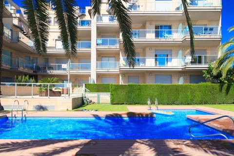 UHC Panoramic Family Complex Apartment in Miami Platja