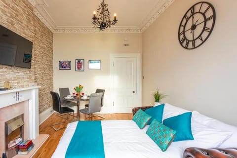 Living room, Photo of the whole room