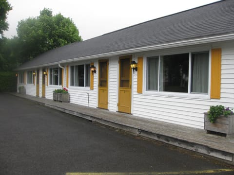 Picket Fence Motel Motel in Saint Andrews