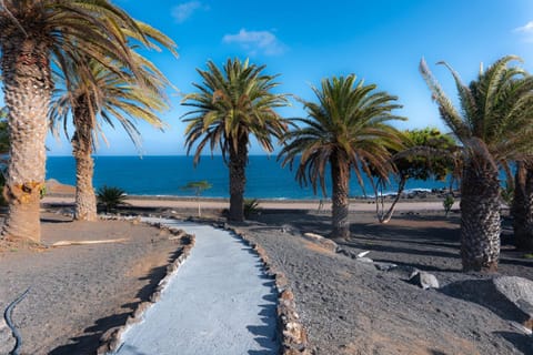 luxury casa playa roca bord de mer Villa in Isla de Lanzarote