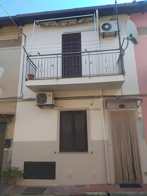 Property building, Balcony/Terrace