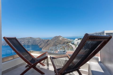 Property building, Balcony/Terrace, Sea view