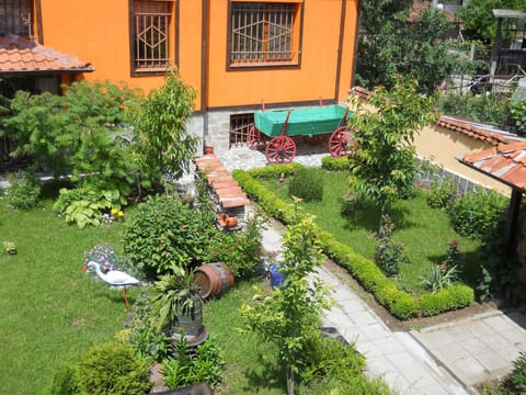 Facade/entrance, Bird's eye view