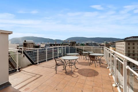 Patio, Day, Natural landscape, View (from property/room), Balcony/Terrace, Dining area, Mountain view