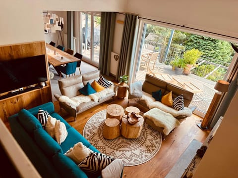 Living room, Seating area