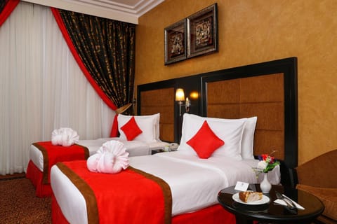 Royal Grand Suite Hotel Apartahotel in Al Sharjah