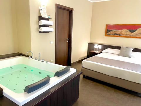 Hot Tub, Spa and wellness centre/facilities