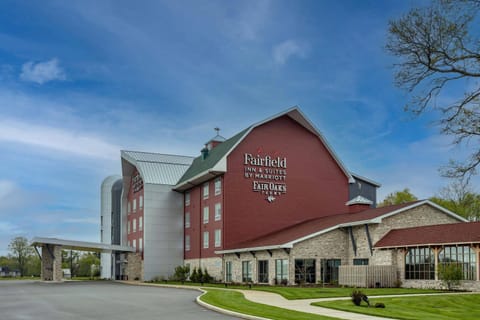 Fairfield Inn & Suites by Marriott Fair Oaks Farms Hotel in Indiana