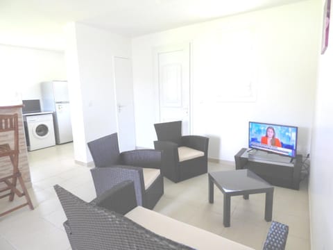 Appartement de 2 chambres a Les Trois Ilets a 200 m de la plage avec jardin clos et wifi Condominio in Les Trois-Îlets