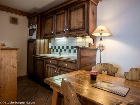 Appartement spacieux 8 pers, piscine, sauna aux Arcs 1800 - FR-1-352-7 Apartment in Landry