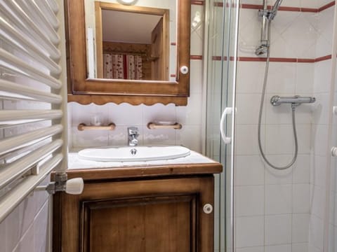 Appartement spacieux 8 pers, piscine, sauna aux Arcs 1800 - FR-1-352-7 Apartment in Landry