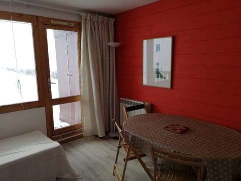 Appartement cosy à Plagne Village avec accès direct aux pistes, terrasse exposée sud, animaux acceptés - FR-1-351-22 Apartment in Mâcot-la-Plagne