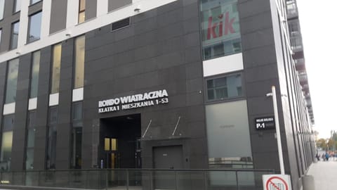 Galeria Rondo Wiatraczna Apartments Condo in Warsaw