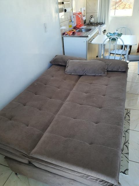 Bed, Seating area