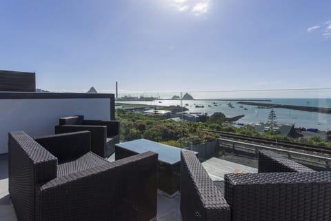 The Waterfront Escape Villa in New Plymouth