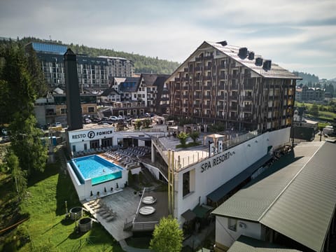 Property building, Day, Natural landscape, Mountain view, Pool view, Swimming pool