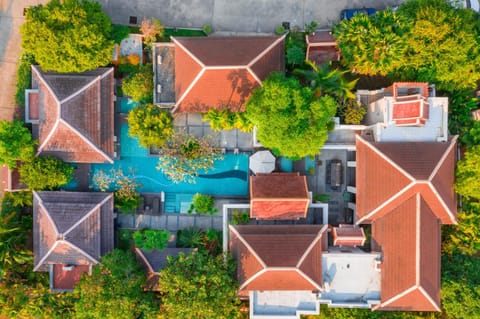 Luxury Thai Style Swimming Pool Villa, Private housekeeper,6 Bedrooms Villa in Pattaya City