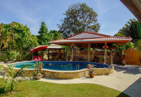 Tina's Living Paradise - Guesthouses with private pool House in Phe
