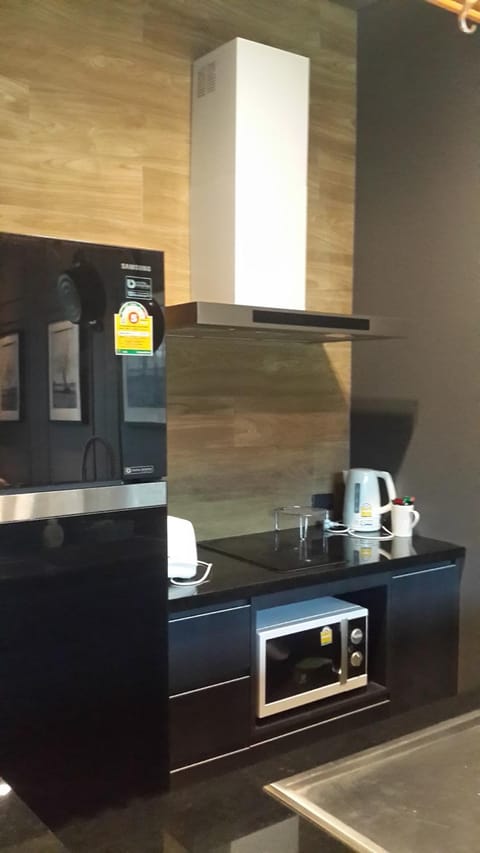 Coffee/tea facilities, Kitchen or kitchenette, minibar, stove, toaster