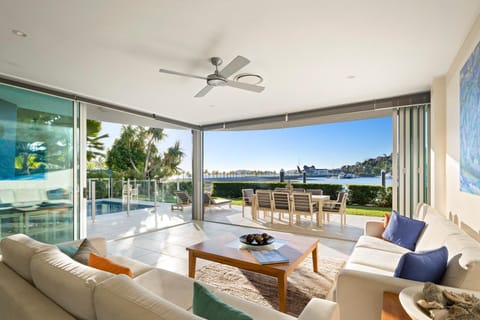 Pavillion 17 - Waterfront Spacious 4 Bedroom With Own Inground Pool And Golf Buggy Condo in Whitsundays