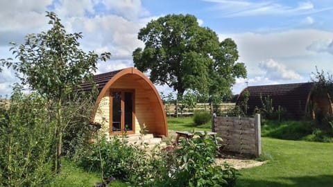 Campion Glamping Pod Campground/ 
RV Resort in Cotswold District