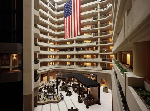 Embassy Suites by Hilton Crystal City National Airport Hôtel in Crystal City