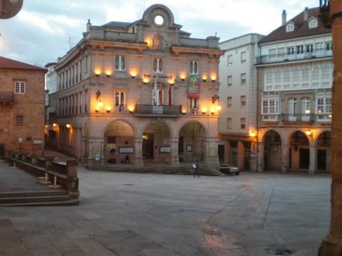 Dúplex Plaza Saco y Arce Condominio in Ourense