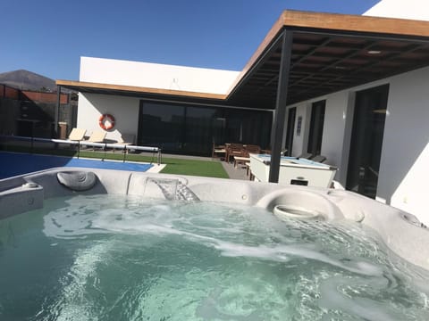 Hot Tub, Swimming pool