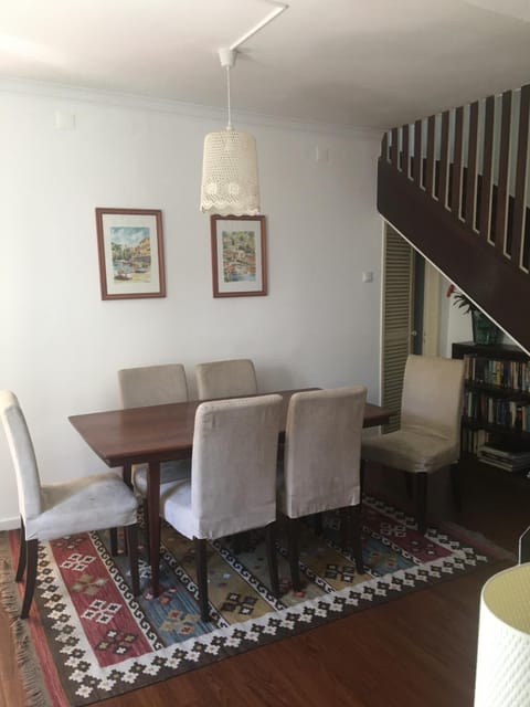 3 Bedroom Town House - Historic Centre of Cascais. 100 mts from the beach and centre of Cascais Haus in Cascais